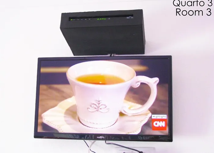 Tiago & Jorge בית הארחה נאזרה